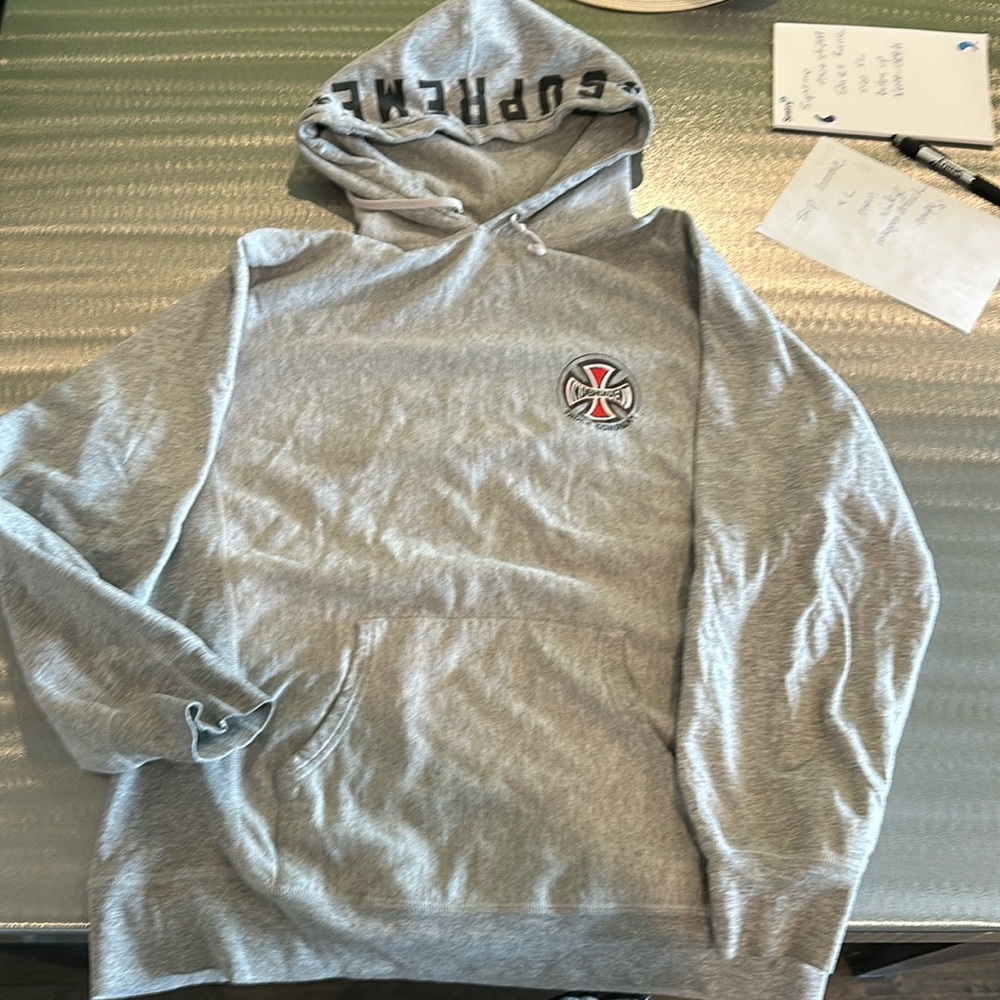 COPY - Supreme hoodies independent truck company in good shape no stains
